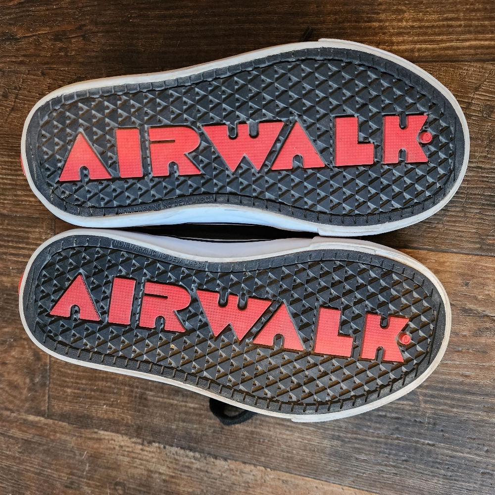 Airwalk Kids Green Camouflage Sneakers Size 1 - Picture 3 of 4
